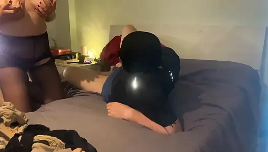 Sekreter Külotlu Çorapla Becerdin Ve Ayaklara Tereyağlı