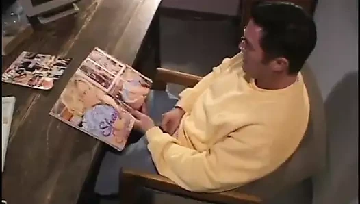 Ateşli vücutlu hatun ofiste azgın bir delikanlıdan tatlı sikişiyor