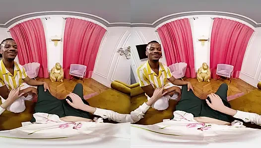 Erkek arkadaşın sevgililer günü için sana üçlü seks sunuyor