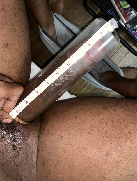 Поглаживаю мой необрезанный мясистый черный член !!