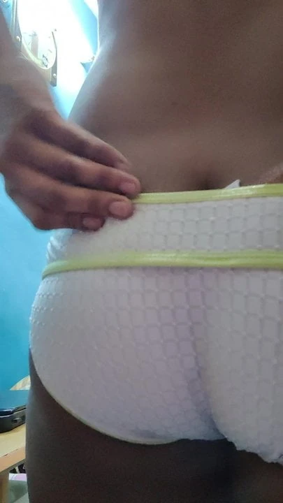 Индийскую сисси заперли в поясе целомудрия