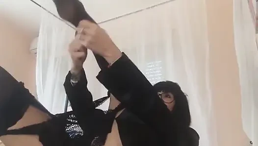 Üvey oğul... Lütfen üniversiteye gitmeyin.. İlk masaj bana... Üvey anne çok yorgun