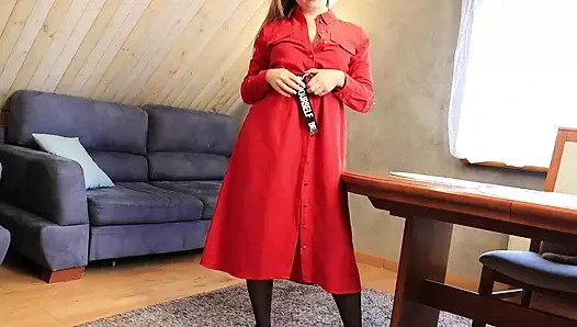 Yeni bir kız arkadaşım beni ziyarete davet etti ve bana striptiz yaptı!