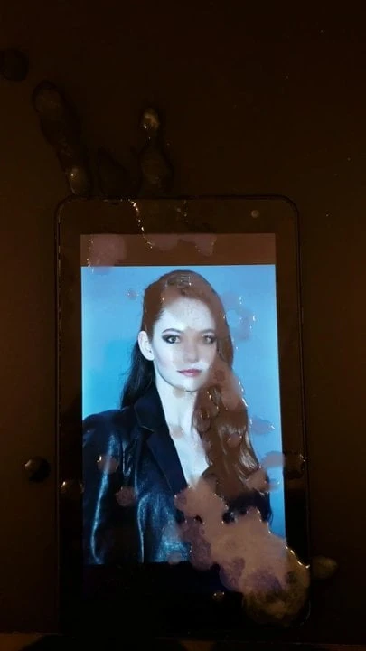 Mackenzie foy boşalma anısına #3