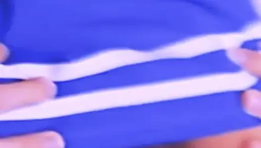 Kız öğrenci öğretmeninin üstüne atlamak için kaçıyor.