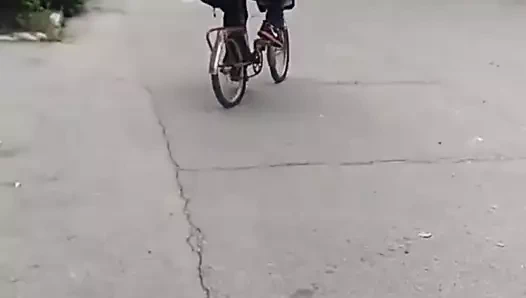 Uzun milf kısa bacak