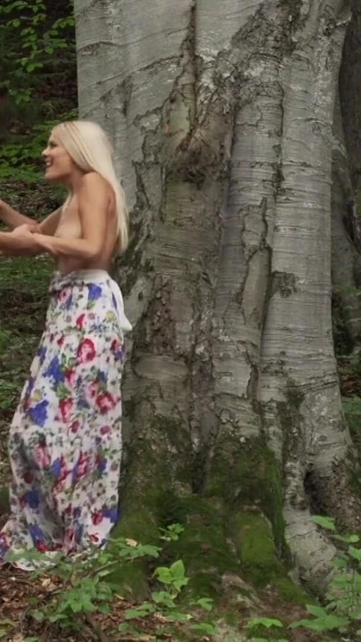 "Gerçek Alman genç çift tatilde açık havada romantik seks yapıyor" dan duygusal an