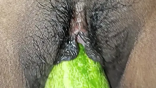 Islak amcık parmaklıyor