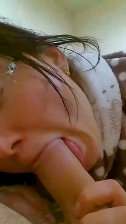 18+ uzun penisi taşaklarına kadar yutuyor | Bölüm 3