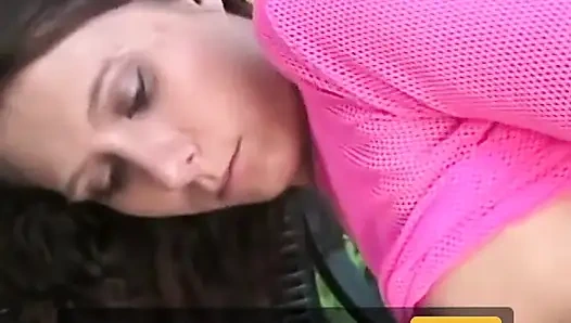 Laura Winters arka verandada boşalıyor