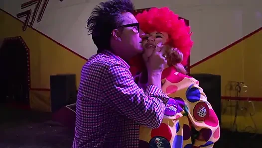 Sirk Palyaço Iri Güzel Kadın Çifte Penetrasyon Vahşi Yolculuk