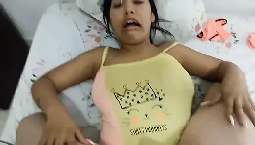 New York Abd'li 18 yaşındaki esmer büyük sarkık memeler üvey erkek kardeşinin büyük yarağını sikiyor mafi ah