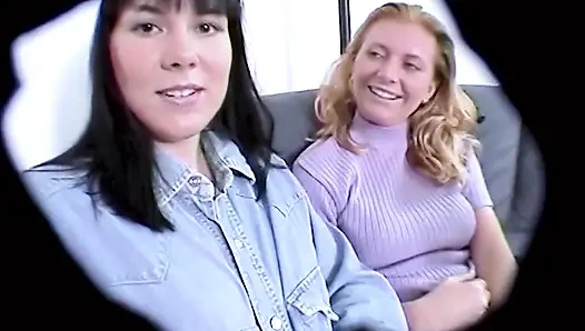 İki Lezbiyen Idrar Oyunlarını Çok Sever