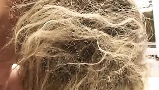 Üvey erkek kardeşimin yarağının tadı güzel!