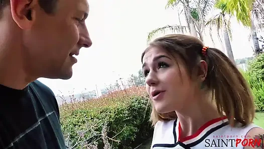 Rosalyn Amigo Üniformasıyla Sert Sikiliyor