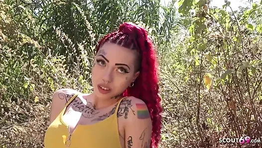 Alman izci - mürekkepli kızıl saçlı kız pantera oyuncu seçmelerinde sikişiyor