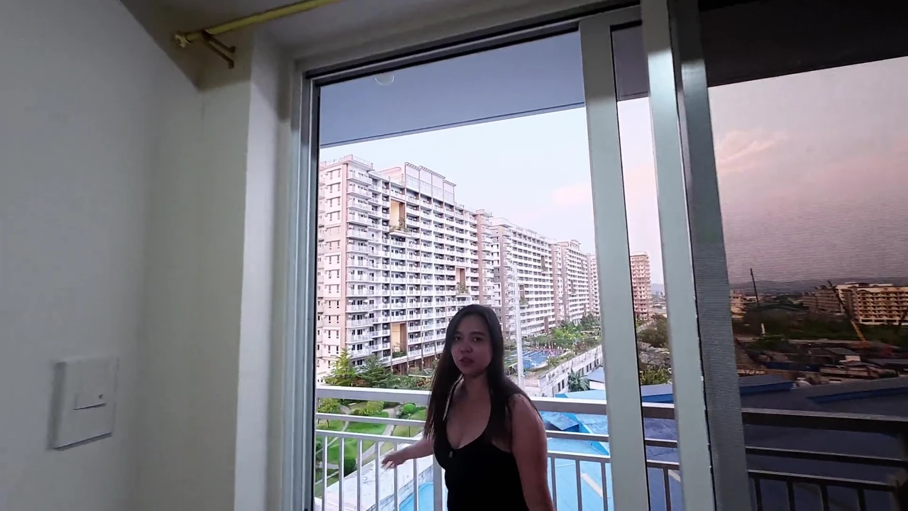 Pinay Girlfriends Welcomes Her Foreigner Boyfriend