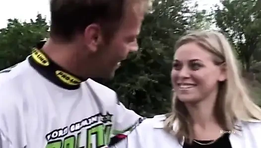 Motokros'ta bir gün iyi bir sikişe dönüşüyor