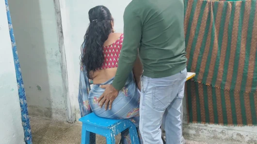 Моя свекровь, портной, шила одежду, и я занялась с ней сексом, как будто чтобы ей помочь.