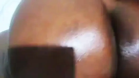 Büyük beyaz yarak büyük siyah göte karşı