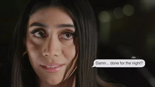 Vixenplus büyük zenci yarağına aç tanrıça Violet Jax'in sert yarağını yutuyor