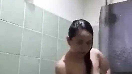 karısı ve kız kardeşi