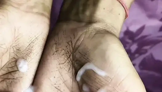 Hintli büyük götlü ev karısının her gece yarağa ihtiyacı var (6 kez boşalıyor mu?