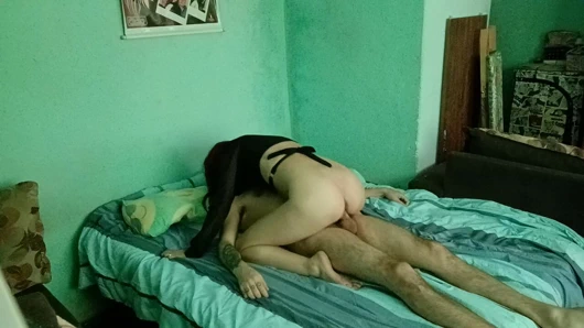 Kocamın arkadaşı işe giderken beni ziyarete geldi