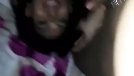 2 erkek 1 t-kız sikişiyor