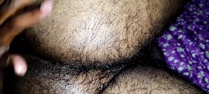 Erkek arkadaşımın götünde sikişiyorum