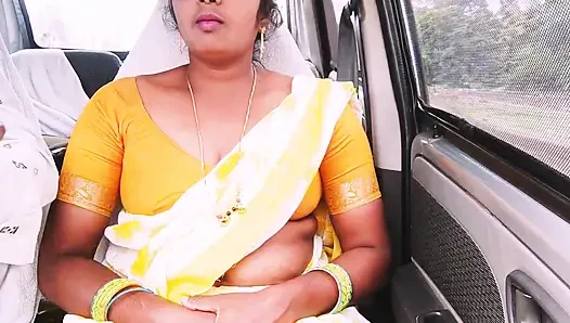 Indische autoseks. Huismeid probeert te neuken met huiseigenaar. Telugu vuile praat.