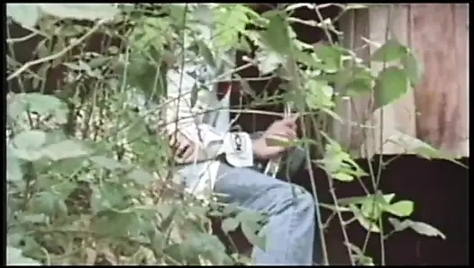 Porno efsanesi John Holmes kanepede bir sürtüğü sikiyor