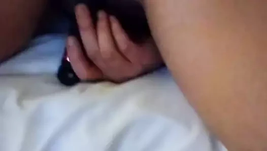 Kız kardeş ile vibratör oynama ile ona kedi