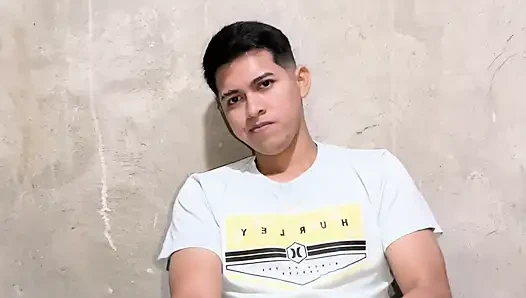 Alan Tokers odasında mastürbasyon yapıyor