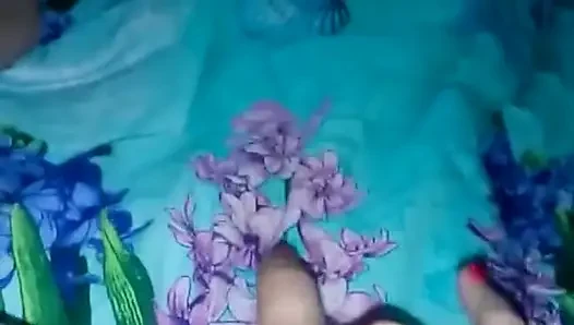 Ebeveynler uzaktayken biraz oynamış
