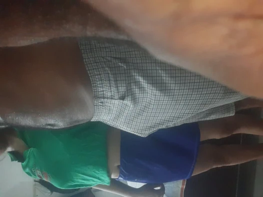 Büyük memeli Kesha Ortega amcık veriyor