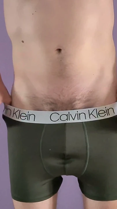 CALVIN KLEIN BOXERS SHOW - Calvin Klein boxer’ımı deniyorum, tüylü sik yakından 4K | Bölüm 1