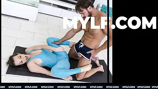 Yaramaz bebek angel del rey'in pembe amcığı üvey babası tarafından parçalanıyor