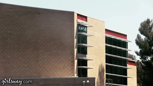 Girlsway olgun lezbiyen hediyeler aidra fox a power suit