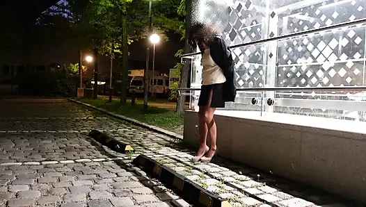 Sekreterlerimin kıyafetine işiyorum