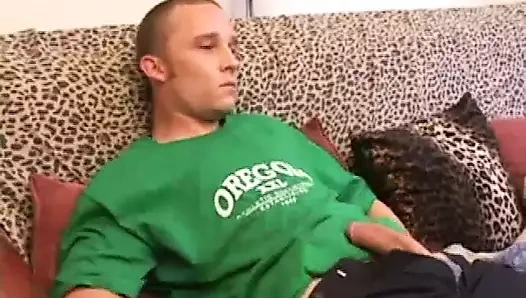 Casey olson etini dövüyor