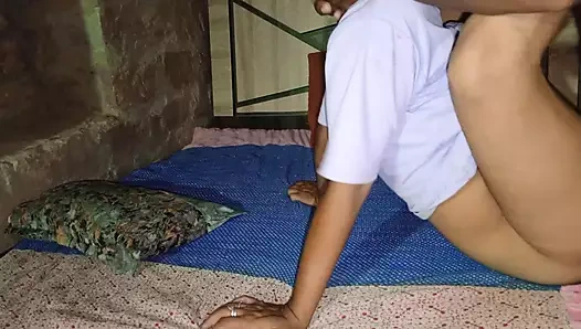 Hintli kadın fışkırtıyor se devar ko nehla diya chudai ke waqt Hintçe hd video seks