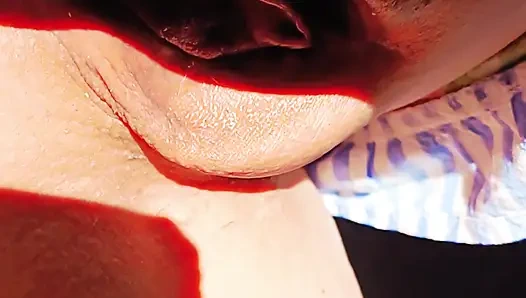 Büyük etli amcık dudaklarıma bak