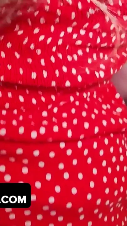 Kalın sarışın üvey kız eva nyx onu sulu genç kedi üvey baba tarafından creampied alır - babacık | Klip 1