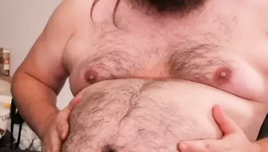 Şişman kıllı adam seninle ve boşalan fantazisi hakkında konuşuyor