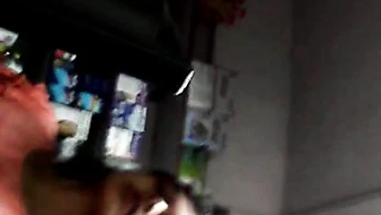 Lankalı seksi eczane kızı (çıplak olmayan)