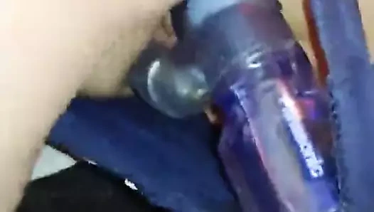 Vibratör 1 külot giyen kedi takılı