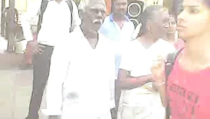 Hintli güzel kızlar giriyor