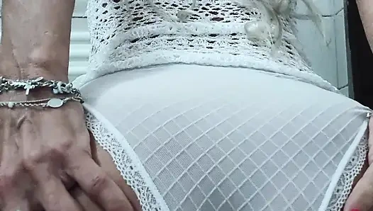 Lettyblonde Beyaz Giymiş Seksi Popomu Esniyor