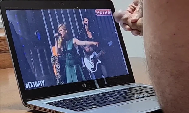 Avril lavigne ekranda boşalıyor #5